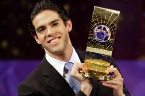 米乐体育官网-巴西球星再度折返欧洲，加盟法国豪门(巴西国家足球队一手好牌却被主教练给害了)