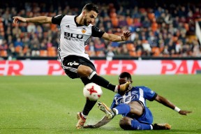 米乐体育官网-关于巴伦西亚斯踢进制胜球，帮助球队取得宝贵胜利的信息