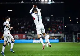 包含葡萄牙豪取三分，晋级前景一片光明的词条